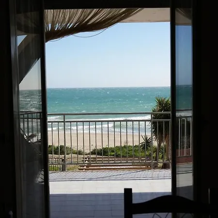 בית נופש Seafront 5 Stars - Comfortable Marina di Strongoli